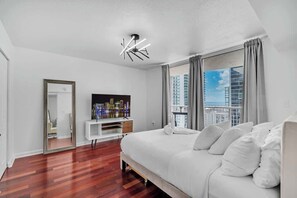 1 室のベッドルーム、アイロン / アイロン台、WiFi (無料)、ベッドシーツ