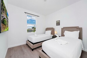 5 chambres, fer et planche à repasser, Wi-Fi gratuit, draps fournis