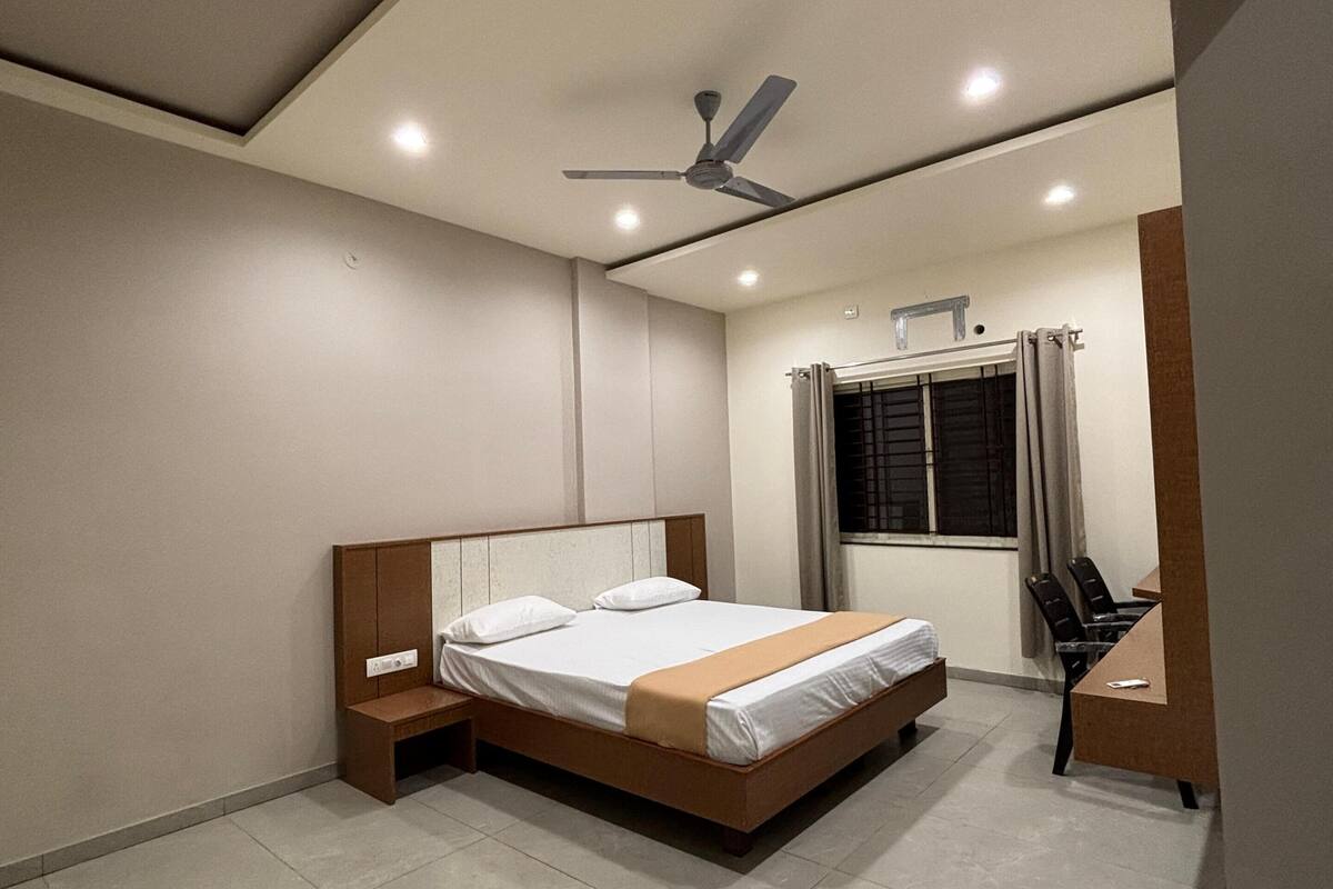 华丽双人房 | 办公桌、笔记本电脑工作区、免费 WiFi