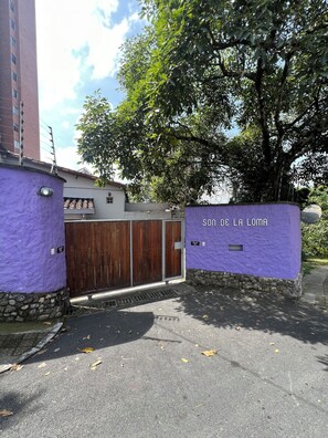 Unclassified image, 3 of 31, button - Son de La Loma Apartments (Envigado)
