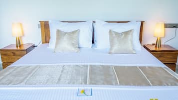 4 bedrooms, desk, iron/ironing board, travel crib