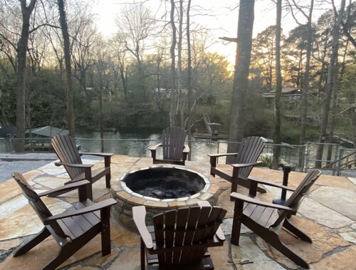 Mom and Pops Lodge: Nature's Retreat