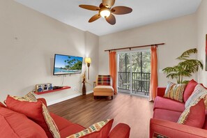 Living area - 3Bed/2Ba Condo Paradise near Themeparks! (Davenport)