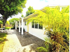 Terrace/patio - Wilton Pride
 (Wilton Manors)