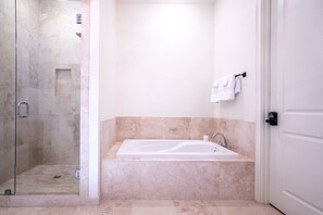 Hair dryer, towels - The Hill, 3BR Retreat by Velvet Ditch Villas (Oxford)