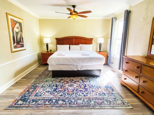 Iron/ironing board, free WiFi - Bonita Bungalow (Huntsville)