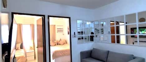 2 bedrooms, iron/ironing board, free WiFi