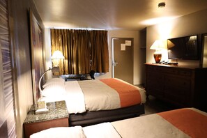Room, 2 Queen Beds - Golden Key Motel (Milwaukee)