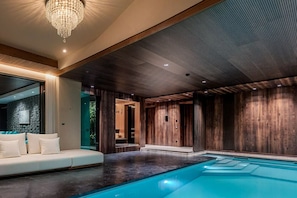 Innenpool, beheizter Pool