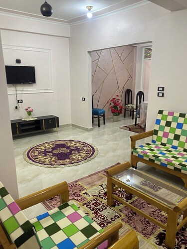 Charming 2-bedroom apartment with WiFi, AC in delightful Luxor