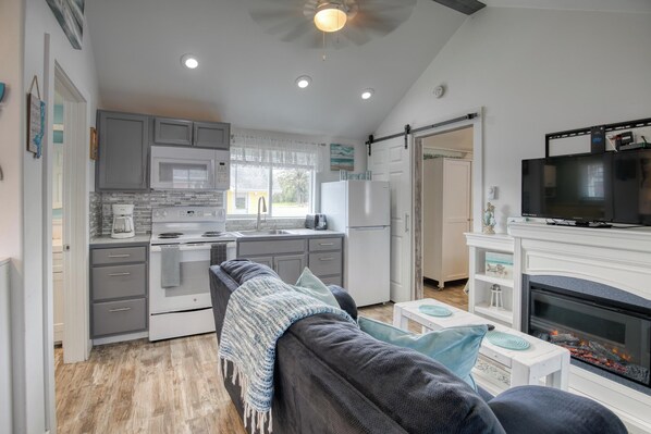 Cottage 2 | Living area | 55-inch flat-screen TV with digital channels