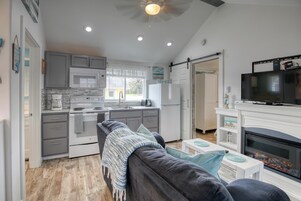 Cottage 2 | Living area | 55-inch flat-screen TV with digital channels