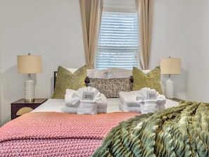 3 bedrooms, desk, iron/ironing board, WiFi