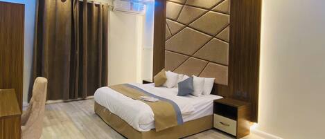 2 bedrooms, desk, soundproofing, iron/ironing board