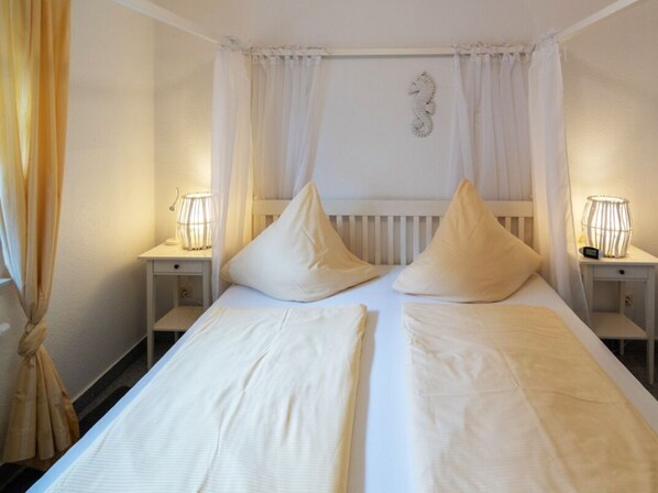 House | 1 bedroom, iron/ironing board, bed sheets - Holiday Apartment Dunenrose (Norden)
