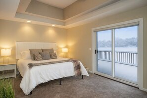 5 Schlafzimmer, Schreibtisch, Bügeleisen/Bügelbrett, kostenloses WLAN