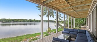 Stunning Lake House - 200` of Lakefront with Kayaks & Game Room