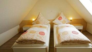 Hus | 1 soverom, individuelt innredet, strykejern/-brett og sengetøy