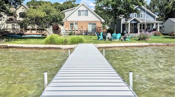 Lakeside view, pier, firepit, deck

