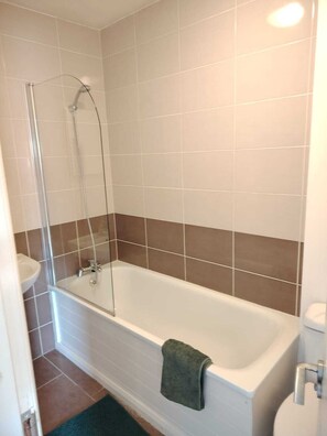 Handtücher, Seife, Toilettenpapier