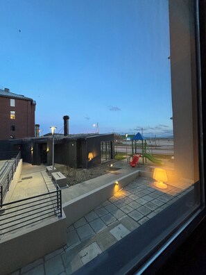 المنطقة المحيطة بالمنشأة