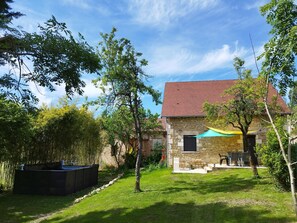 Terrace/patio - Gite Vignotte in green Périgord all inclusive, luxury, countryside, quiet, garden, swimming pool (Eyzerac)