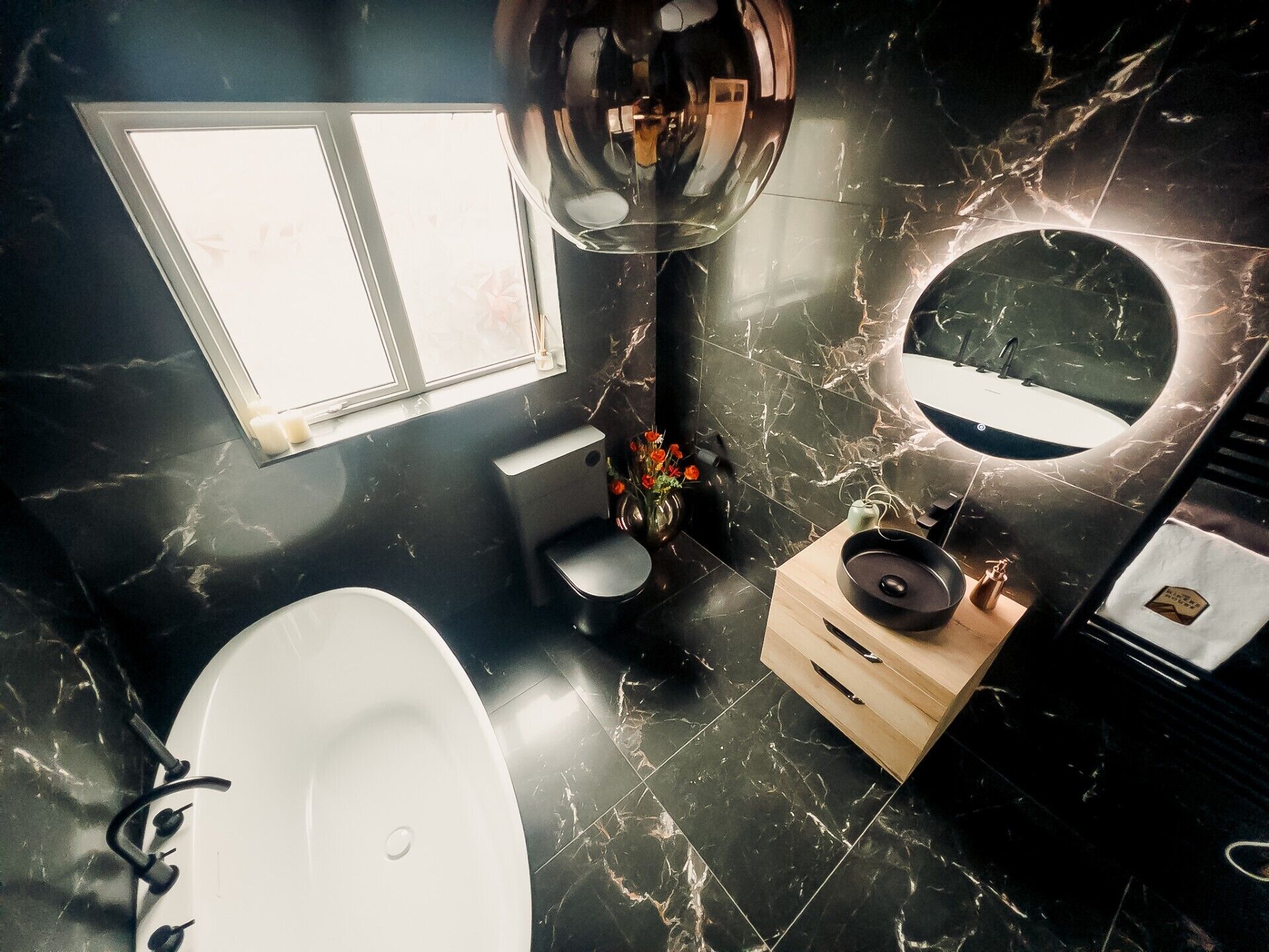 Apartment, 1 Bedroom | Bathroom | Towels, soap, shampoo, toilet paper