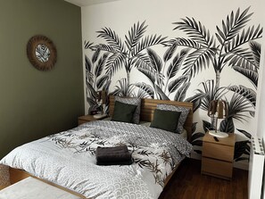 2 عدّة غرف نوم ومكواة/لوح كي وسرير سفر وواي فاي مجانًا