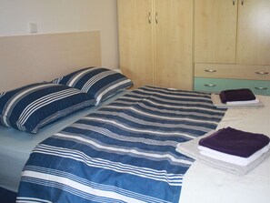 2 bedrooms, individually furnished, iron/ironing board - Idyllic Oasis Comfortable Holiday Residence (Porec)