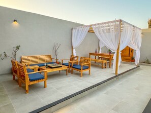 2 bedrooms, blackout curtains, free WiFi, bed sheets