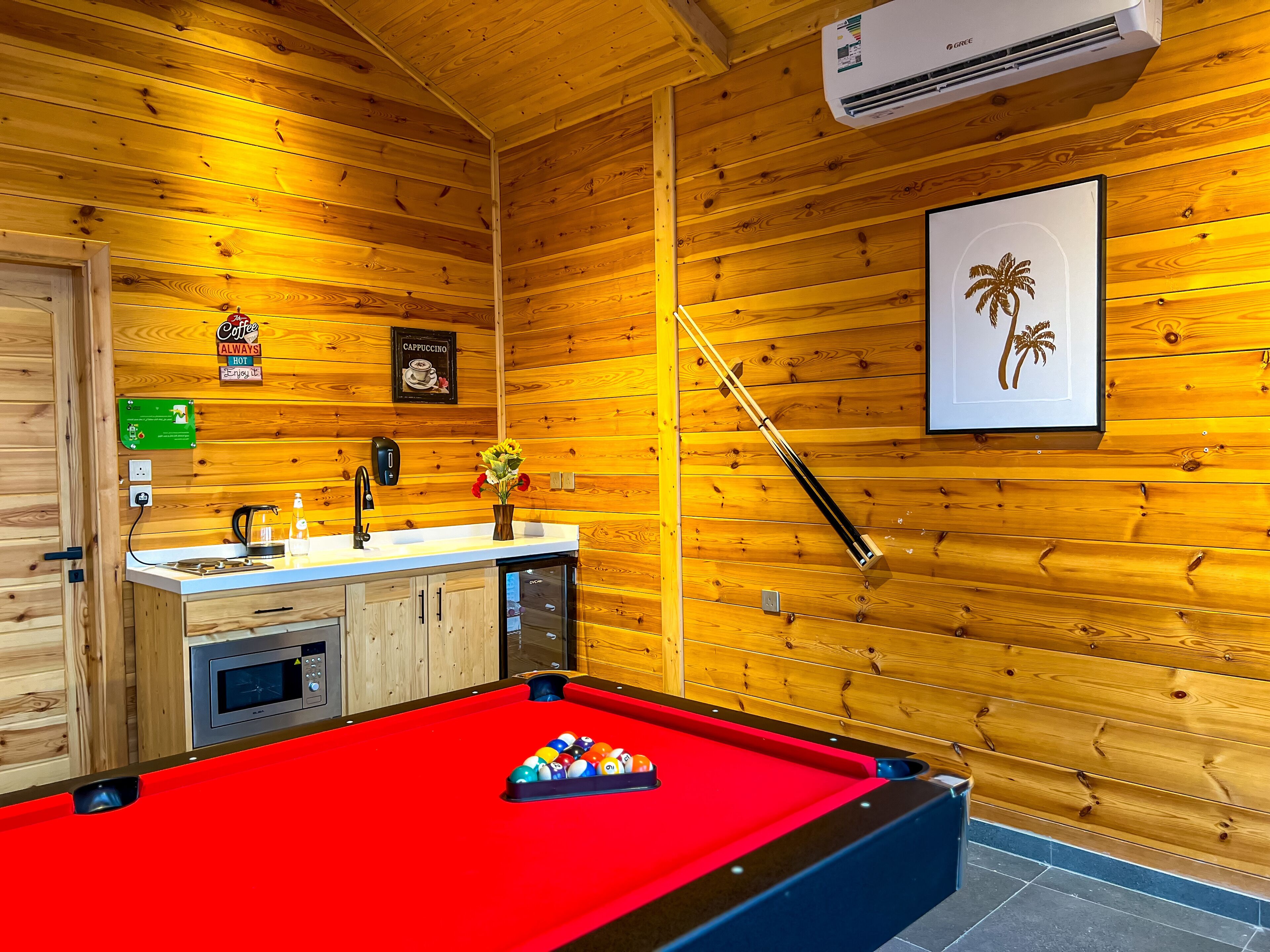 2 Schlafzimmer, Verdunkelungsvorhänge, kostenloses WLAN, Bettwäsche