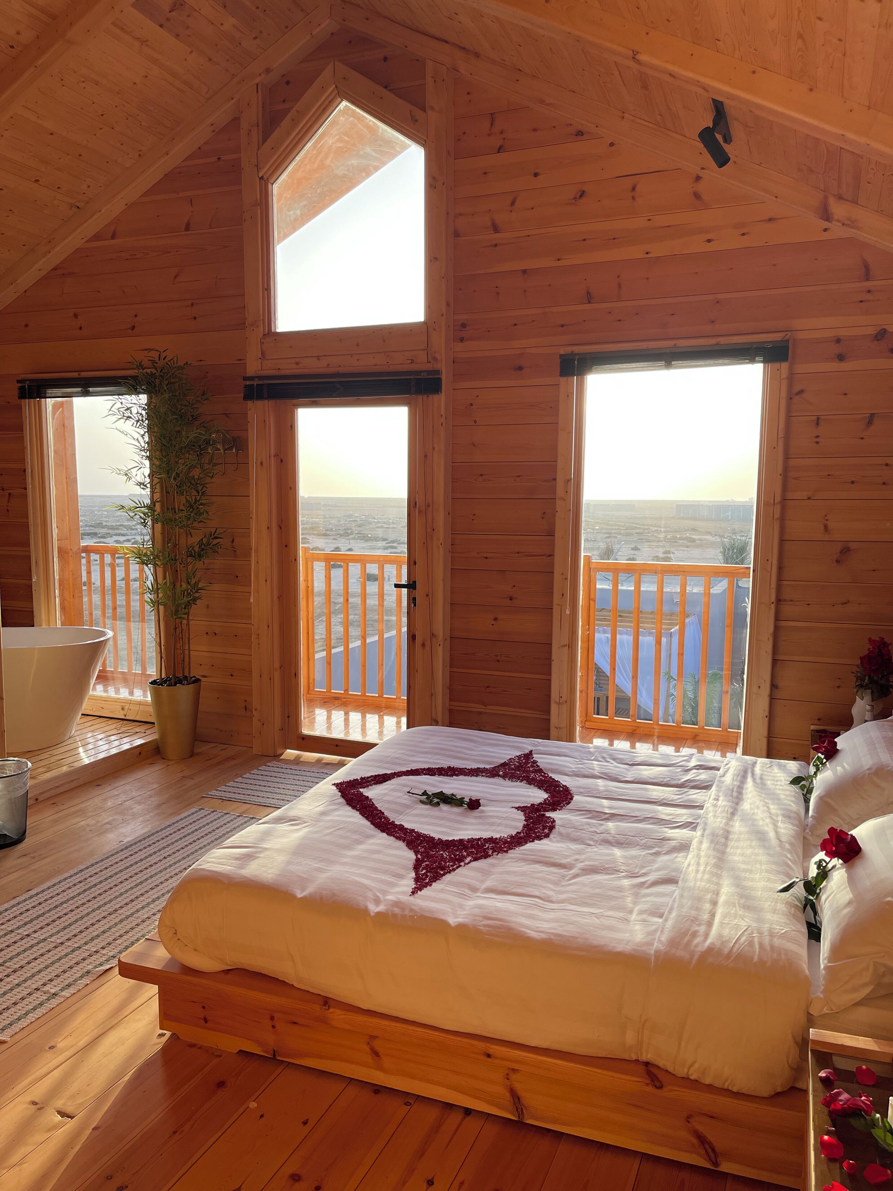 Luxury Cottage, Private Pool | 2 bedrooms, blackout curtains, free WiFi, bed sheets