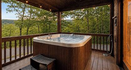 Cottage w/ Hot Tub: 3 Mi to Downtown Blue Ridge!