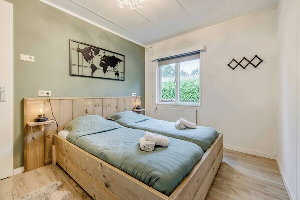 2 chambres, fer et planche à repasser, Wi-Fi gratuit, draps fournis