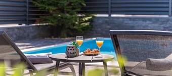 Villa S - Five Bedroom Villa with Private Pool