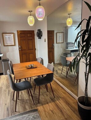 Dining - Cozy 2-bedroom condo in charming heart of San Diego close to everything!!! (San Diego)