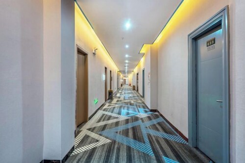 Yunji Hotel