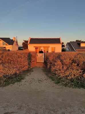 Exterior - Beach house for an iodized vacation. "The Bastille (La Turballe)
