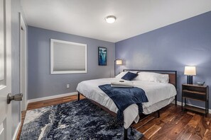 3 bedrooms, desk, iron/ironing board, travel cot