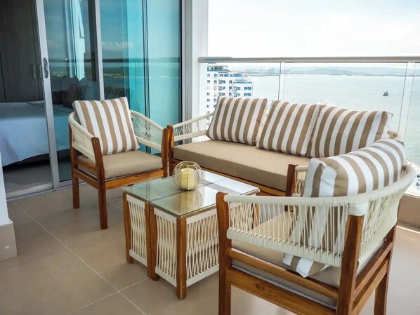 Property grounds - Spacious 3BR condo w/ocean view (Cartagena)
