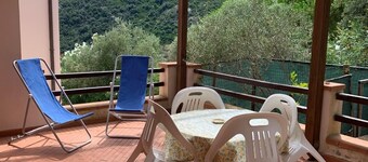 ADELE 3 - Apartment in quiet tri-family villa among holm oaks and pine trees