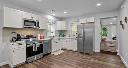 Urban Escape 3 Bed 2.5 Bath Near Wake Forest