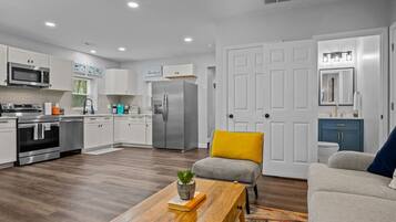 电视、电子游戏