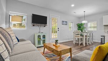 Una televisión, videojuegos