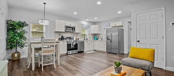 Urban Escape 3 Bed 2.5 Bath Near Wake Forest