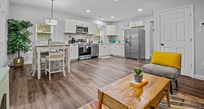 Urban Escape 3 Bed 2.5 Bath Near Wake Forest