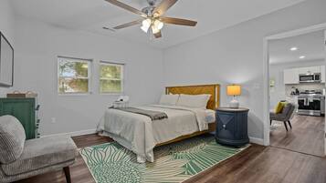 3 bedrooms, desk, iron/ironing board, WiFi