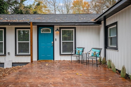 Terrace/patio. Urban Escape 3 Bed 2.5 Bath Near Wake Forest