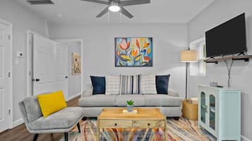 Una televisión, videojuegos