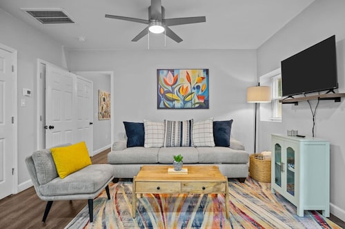 Urban Escape 3 Bed 2.5 Bath Near Wake Forest